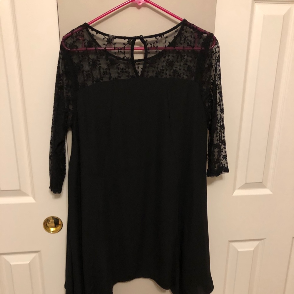 Woman’s Black Long Blouse Medium